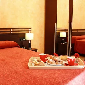 Hotel San Max, Katánie